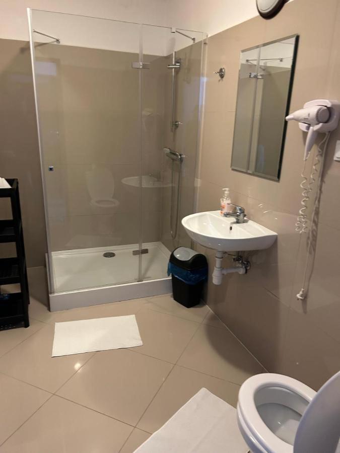 Hotel Bukowiec Легьоново Экстерьер фото